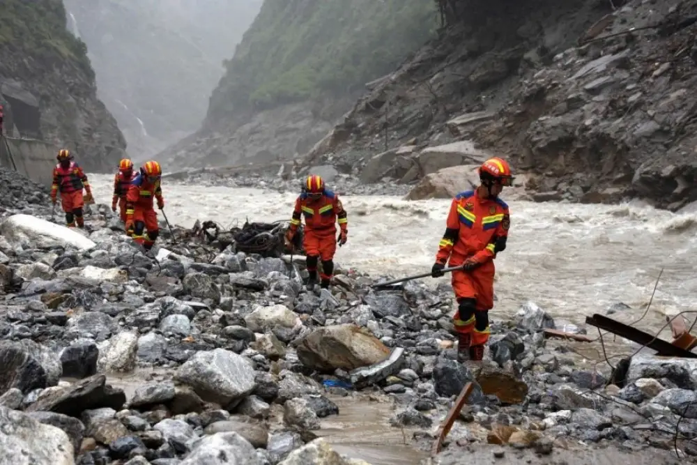 Crues au Népal : la fonte des glaciers fait craindre une multiplication des catastrophes