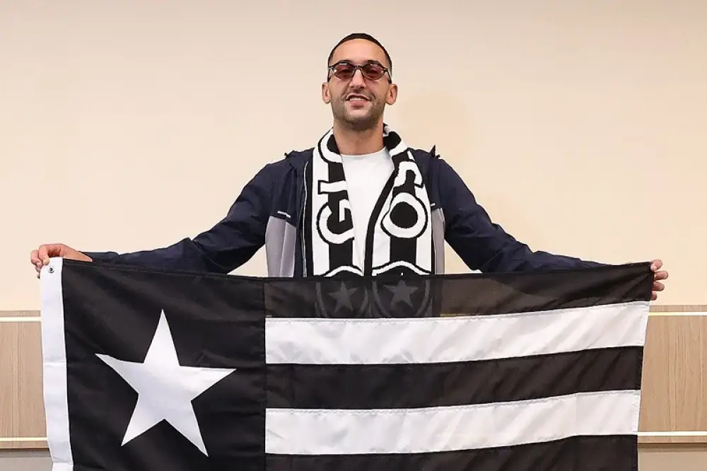 Ziyech débarque au Brésil et affiche son enthousiasme pour sa nouvelle aventure
