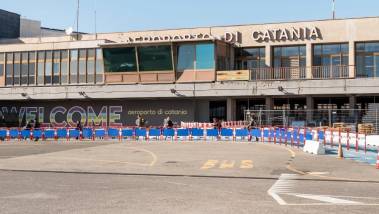 Italie: l’aéroport de Catane fermé en raison des c...